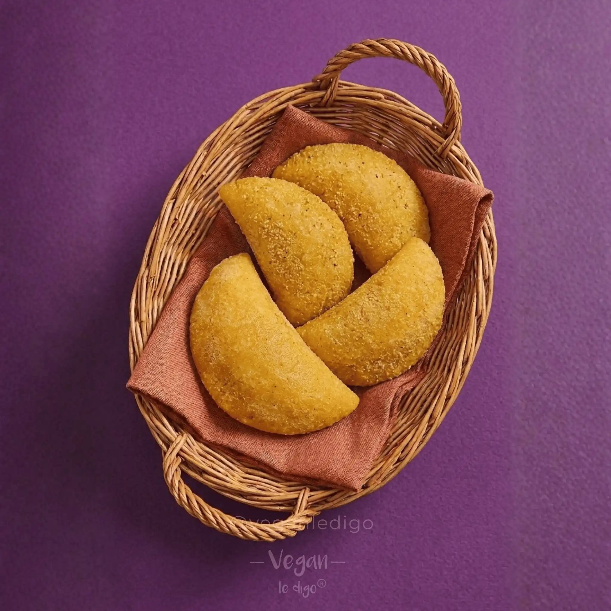 12 Empanadas de Maíz Rellenas de Soya | Antojo Vegano y Listo para Servir