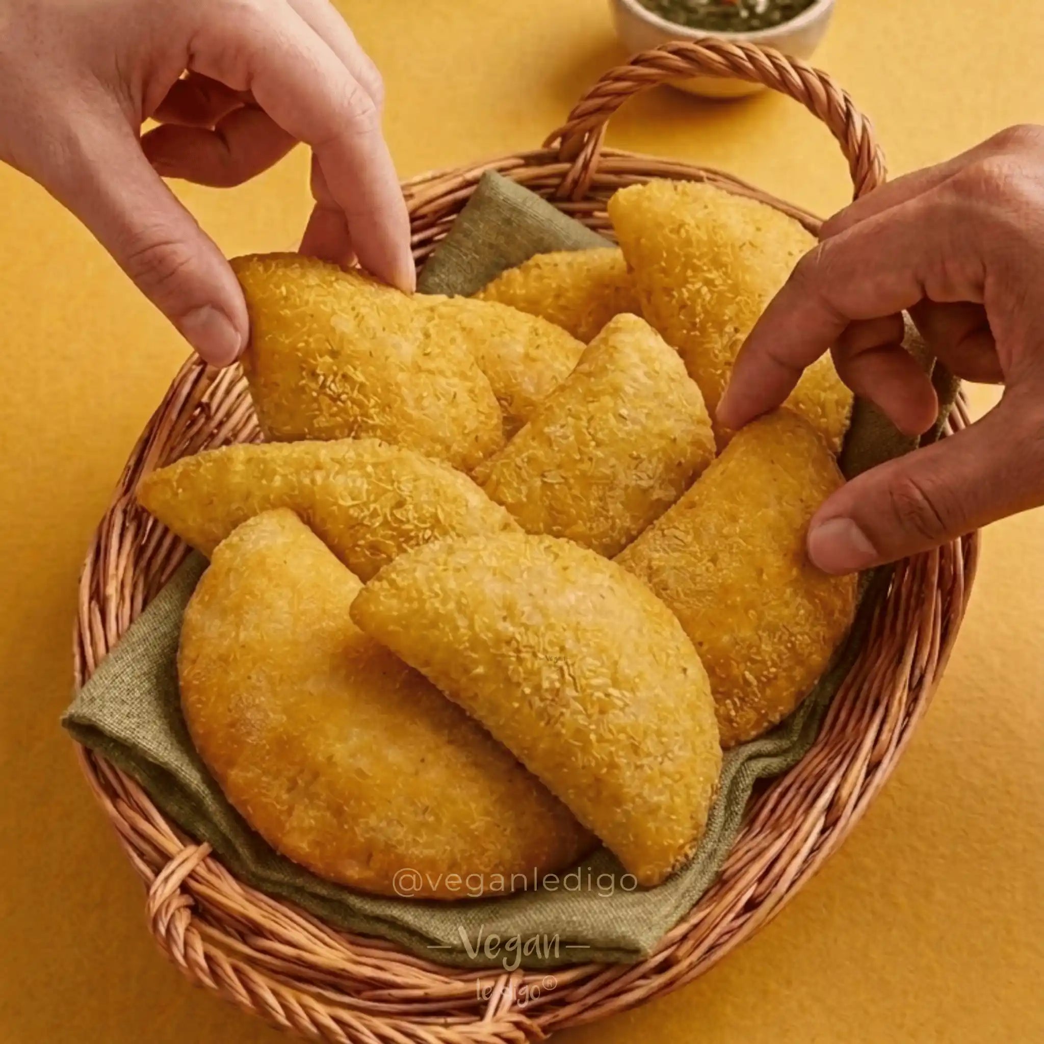 12 Empanadas de Soya y Arroz | Antojo Plant based Crujiente y Sustancioso